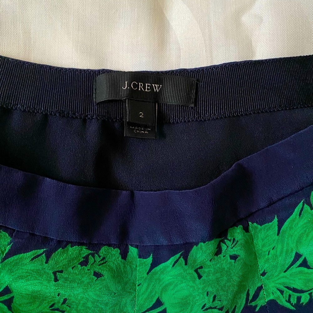 J.Crew Pleated Silk Skirt In Leafy Stripe (navy blue and green) Size 2 - Picture 5 of 6